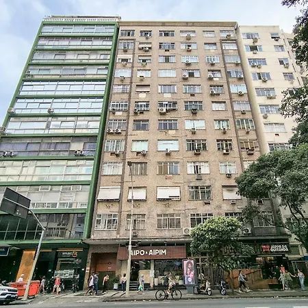 Espaçoso apartamento reformado em Copacabana-2